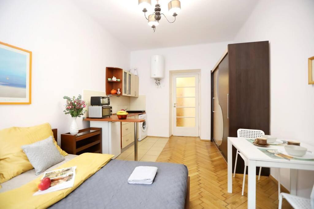 Batorego Cosy Apartment Krasków Εξωτερικό φωτογραφία